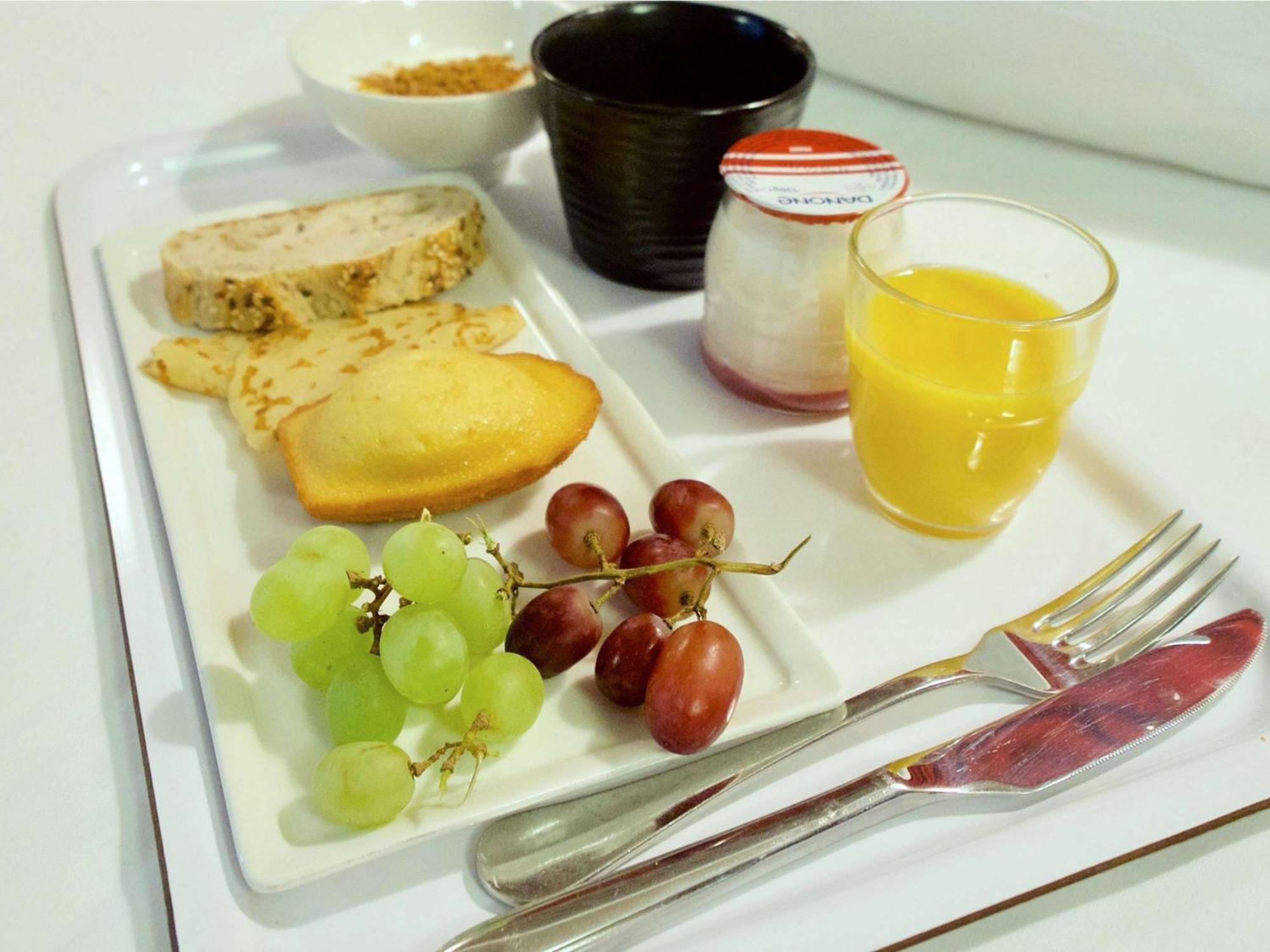 Hotel Ibis Quimper Esterno foto