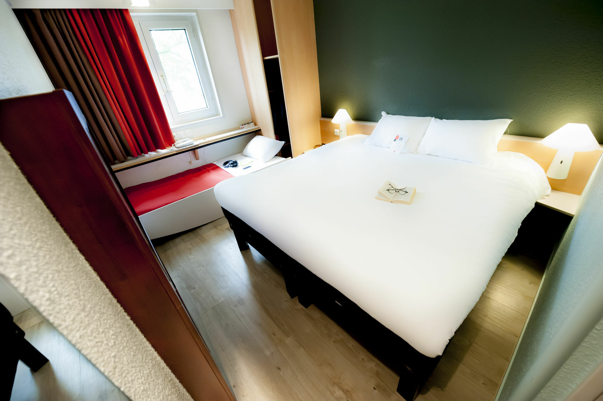 Hotel Ibis Quimper Esterno foto